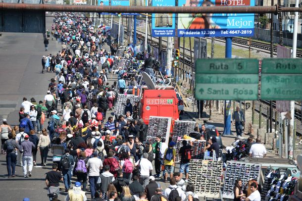 Miles de personas participan de la peregrinación a Luján