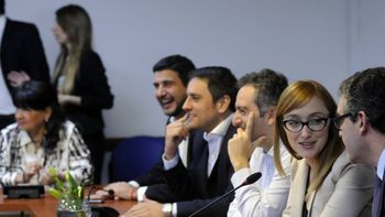 la salud y edad de fayt, eje de una larga disputa entre el oficialismo y la oposicion la salud y edad de fayt, eje de una larga disputa entre el oficialismo y la oposicion