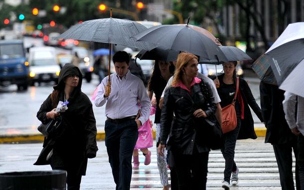Prevén un martes nublado y con lluvia en la Ciudad