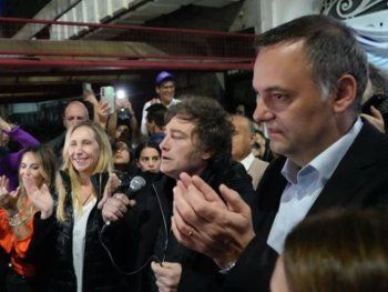 Javier Milei acompañó a Manuel Adorni en un acto en Villa Lugano