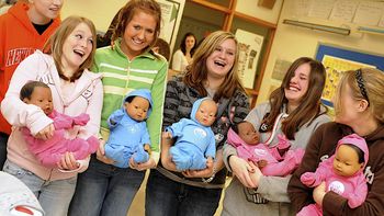 entregan bebes robot para evitar el embarazo en ninos entregan bebes robot para evitar el embarazo en ninos