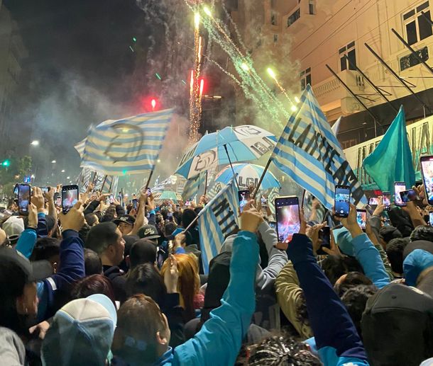 Hinchas de Racing preparan un banderazo en Pilar antes del cruce ante Vélez por Copa Libertadores