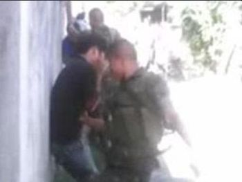 VIDEO: Militares pegándoles a nenes