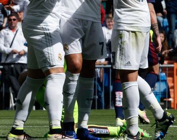El Real Madrid goleó al Eibar en el Bernabéu y se acercó al líder Barcelona