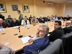 mejores aliados: los piqueteros se suman a la cgt para armar protestas mejores aliados: los piqueteros se suman a la cgt para armar protestas