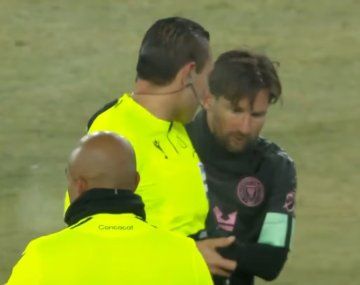 Video: el insólito pedido del árbitro de Inter Miami-Kansas City a Messi