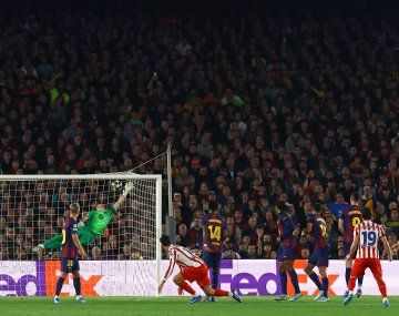 El golazo de Julián Álvarez para el 1-0 de Atlético de Madrid ante Barcelona por la Champions 
