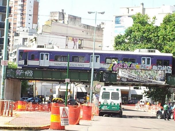 Susto en Belgrano: principio de incendio en tren con pasajeros
