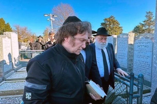 Javier Milei está en Nueva York para agradecer su triunfo electoral ante la tumba de Rebe Lubavitch
