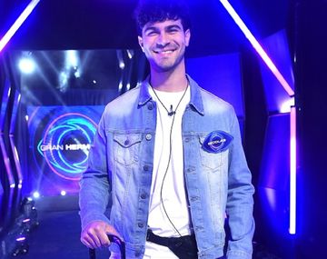 Nicolás se quitó el micrófono para hablar con Bautista y quedó al borde de la sanción