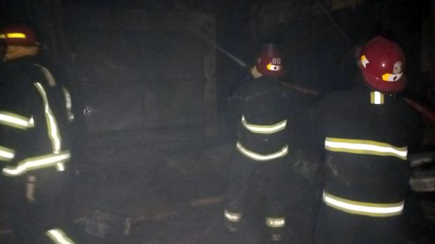 Incendio en Salta: bomberos trabajaban desde la madrugada para combatir las llamas