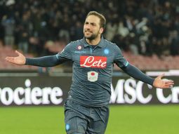 higuain marco dos goles en el triunfo del napoli higuain marco dos goles en el triunfo del napoli