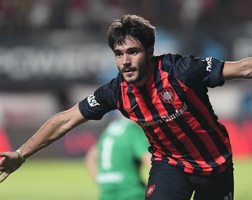 El festejo de Cerutti, tras abrir el marcador ante Quilmes