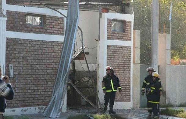 Explotó un taller de GNC cerca de una escuela: dos heridos graves