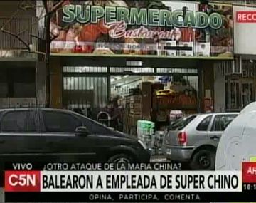 Balean a una empleada de un súper chino