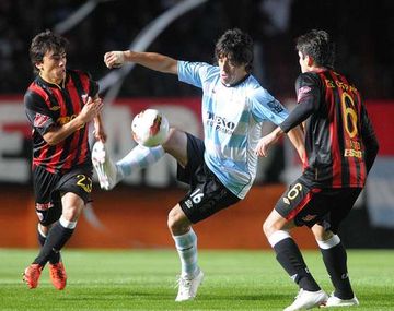 Racing recibe a Colón con el objetivo de meterse en la pelea