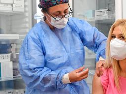 Verónica Magario se vacunó contra el coronavirus Covid-19