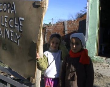 Se robó la olla y las tazas del merendero en el que su propio hijo toma la copa de leche