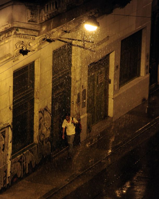 Tras una jornada calurosa, diluvió en Buenos Aires