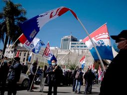 Los trabajadores de Fancap realizan un paro indefinido en Uruguay. Los trabajadores de Fancap realizan un paro indefinido en Uruguay.