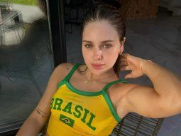 el look nocturno de coti romero: microbikini y botas bucaneras el look nocturno de coti romero: microbikini y botas bucaneras