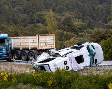 Bariloche: seis turistas muertos y varios heridos por choque frontal en la Ruta 40