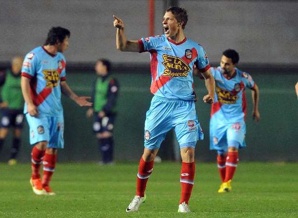 Arsenal tiene que ganarle a Gimnasia para seguir en la lucha