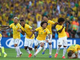 brasil sufrio ante un chile digno pero gano por penales y ya esta en cuartos brasil sufrio ante un chile digno pero gano por penales y ya esta en cuartos