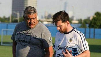 El presidente de AFA junto al mejor futbolista del mundo El presidente de AFA junto al mejor futbolista del mundo