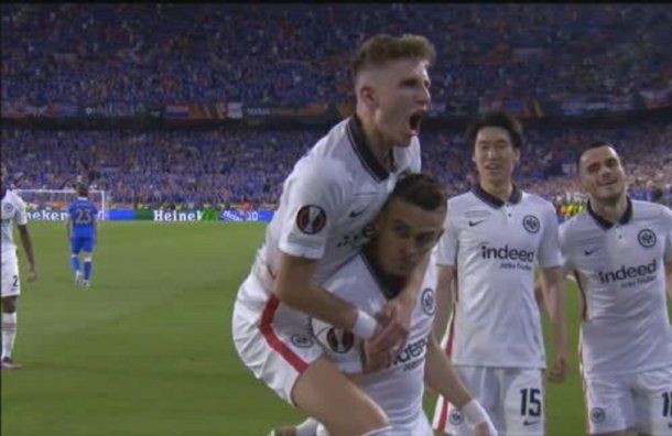 El gol de Rafael Santos Borré en la final de la Europa League