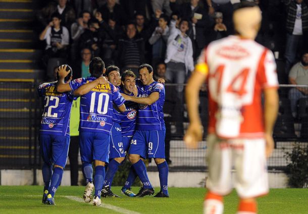 All Boys derrotó a Unión y consiguió su primera victoria