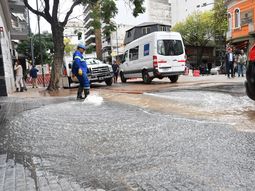 Se rompió un caño en Luis María Campos