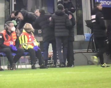 Escándalo con Lautaro Martínez: escupió a un rival en el clásico Inter-Milan