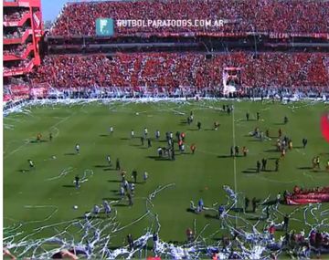 VIDEO: así recibieron los hinchas a Independiente y Racing en el clásico