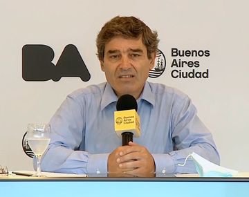 Quirós pidió disculpas tras el descontrol en los centros de vacunación