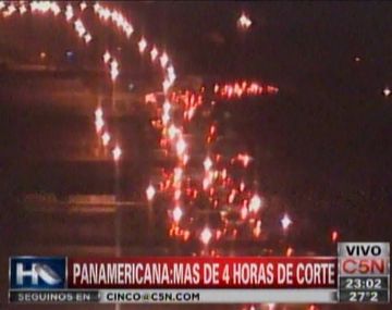 Continúan los cortes en la autopista Panamericana