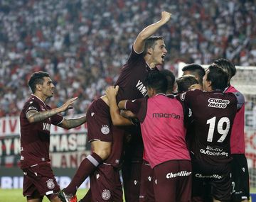 Lanús le ganó a River y se quedó con la Supercopa Argentina