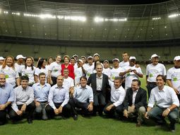 inauguran el primer estadio para el mundial 2014 inauguran el primer estadio para el mundial 2014