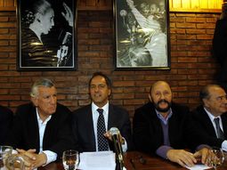 el pj ratifico su respaldo al gobierno nacional y a cfk el pj ratifico su respaldo al gobierno nacional y a cfk