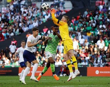 Inglaterra venció a Nigeria en Wembley