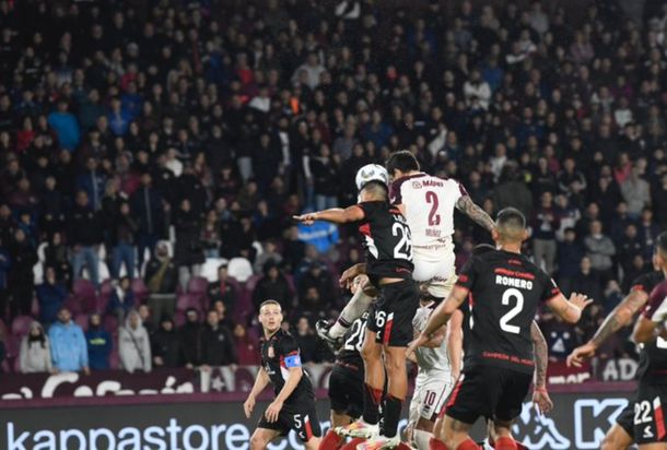 Estudiantes le ganó 2-1 a Lanús y avanzó a la siguiente ronda