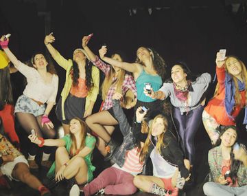 Arrancó el festival de teatro para adolescentes Vamos Que Venimos