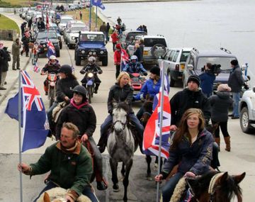 Le pidieron a Trump que construya un muro para alejar a Argentina