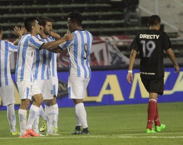 Estudiantes le ganó a Racing en un buen partido en Mar del Plata