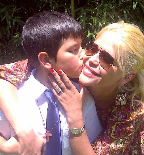 Nazarena Vélez con su hijo Gonzalito