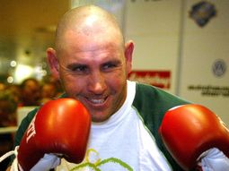 La Mole Moli vuelve al boxeo a los 55 años tras ser condenado por violencia de género