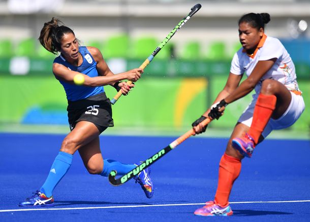 Las Leonas golearon a India y clasificaron a cuartos de final
