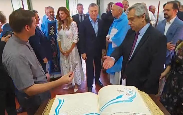 A dos días del traspaso de mando, Macri y Alberto comparten una misa en Luján