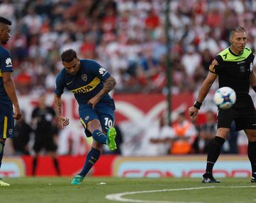 Cardona ya ejecutó un soberbio tiró que se convertirá en gol