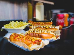 cuanto cuesta comer un pancho en la playa en mar del plata en este 2023